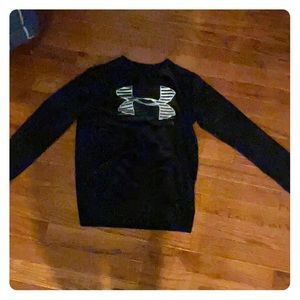 Black long sleeve under armor top